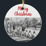 Ornamento De Cerâmica Vintage Crew Rowers no barco no cais<br><div class="desc">Imagem Antiquada Estilizada das Tripulações no banco de atracagem personalizável Elegante, na moda e chic, e convites e acessórios de celebração com um desenho estilizado de remadores no barco pela doca. Observe que esta é uma design gráfica / foto que é transferida para o produto subjacente e não contém tecidos,...</div>