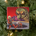 Ornamento De Cerâmica Vintage Science Fiction Giant Centipede Insect War<br><div class="desc">Ilustração vinda de aliens futuristas e robôs imagem de ficção científica. Uma cena clássica de ficção científica em quadrinhos retrô,  com astronautas com armas laser lutando e batendo num monstro enorme. Um inseto assustador de centípede com 100 patas!</div>