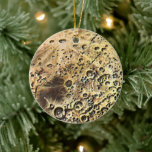 Ornamento De Cerâmica Vintage Science Fiction, Rocket Ship Over the Moon<br><div class="desc">Vintage ilustra viagem futurista e transporte Ciência Ficção imagem espacial. Um design de estilo quadrinho retrô sci fi apresentando uma nave-fogueira voando no espaço sobre a lua e voltando para a Terra do planeta no futuro.</div>