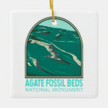 Ornamento De Cerâmica Vintagem Nacional de Monumentos Fósseis Agatos<br><div class="desc">Agate Fossil Beds vetor trabalho de arte. As principais características do monumento são um vale do rio Niobrara e os fósseis encontrados em Carnegie Hill e University Hill.</div>