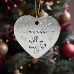 Ornamento De Cerâmica Você vai me Casado com a proposta de surpresas de<br><div class="desc">Este design pode ser personalizado na área fornecida pela alteração da foto e/ou do texto. Ou pode ser personalizado escolhendo o clique para personalizar outra opção e excluir ou alterar a cor do plano de fundo, adicionar texto, alterar a cor ou o estilo do texto ou excluir o texto de...</div>