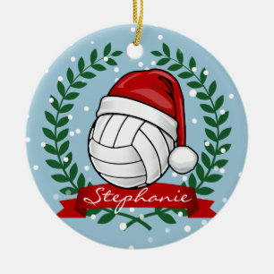 Ornamento De Cerâmica Voleibol que veste um costume do chapéu do Natal