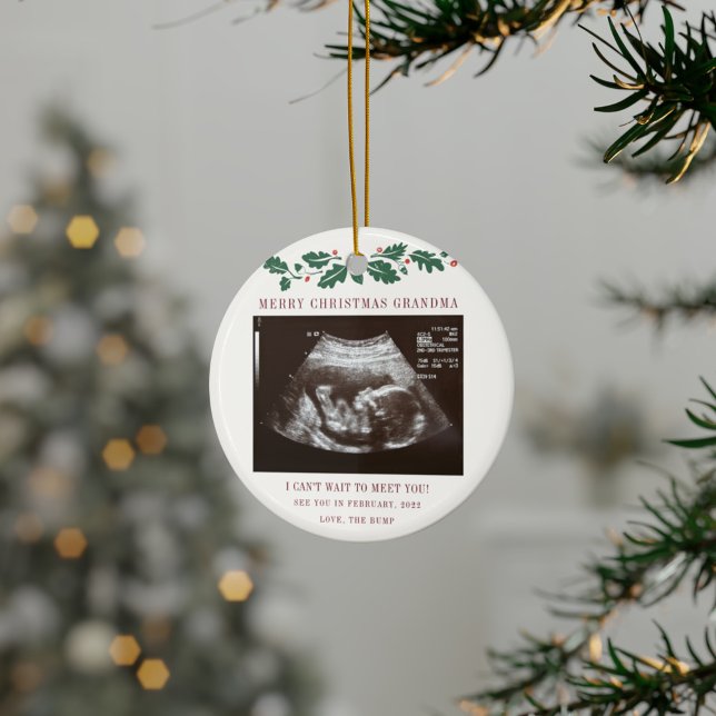 Ornamento De Cerâmica Vovó Feliz Sonograma de Natal (Merry Christmas Grandma Pregnancy Announcement Ornament)