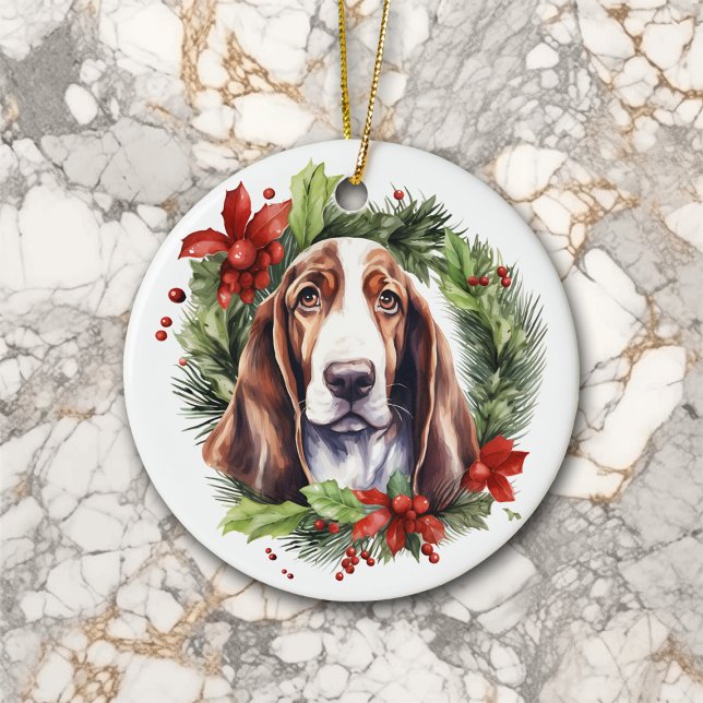 Ornamento De Cerâmica Watercolor Basset Hound Wreath Natal (Criador carregado)