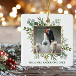 Ornamento De Cerâmica Watercolor Greenery Berries Foto de Casamento Verd<br><div class="desc">Elegante Watercolor Winter Greenery O Sr. e a Sra. Wedding Photo Newlywn Enfeites de natal inclui folhas de eucalipto e bagas brancas. Texto Verde. Dourado quadro.</div>