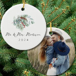 Ornamento De Cerâmica Watercolor Greenery Eucalyptus Foto de Casamento V<br><div class="desc">Celebre seu dia especial com este elegante ornamento cerâmico verde com cores aquáticas verdes e sotaques de eucalipto em torno de uma foto personalizada de casamento. Esta manutenção é ideal para adicionar um toque de beleza inspirada na natureza à sua decoração de férias. Com suas matizes verdes suaves e serenas...</div>