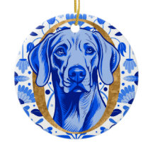 Weimaraner espiando através da letra "O" em Ouro