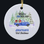 Ornamento De Cerâmica Winter Onederland First Christmas Blue<br><div class="desc">"One Derful Winter Adventure": Tire uma carona através da encantadora Holanda do inverno em um caminhão azul vintage! Com árvores nevadas criando um pano de fundo pitoresco, este ornamento de iNatal captura a alegria e a maravilha de seu filho girar um. Prepare-se para uma comemoração alegre e divertida! Use o...</div>