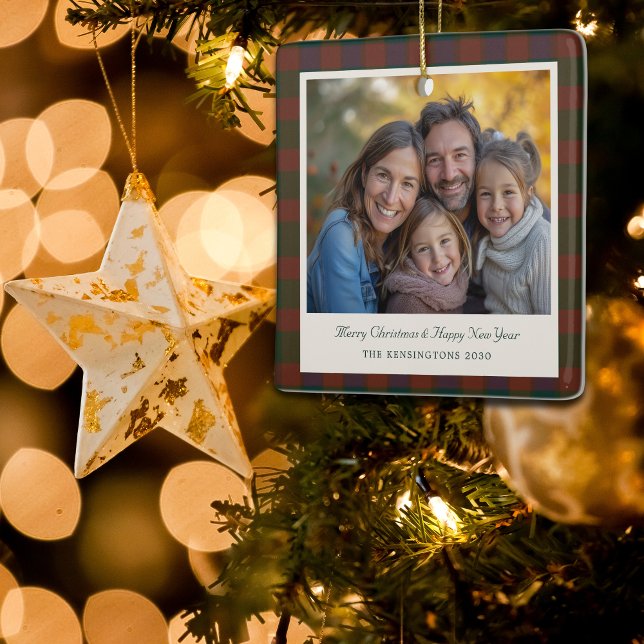 Ornamento De Cerâmica Xadrez Tradicional/Ornamento Cerâmico de Feriado d (Traditional plaid/tartan ceramic Christmas ornament.)