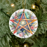 Ornamento De Cerâmica Yule Tree Winter Solstice Floral Wicca Pentacle<br><div class="desc">Brilhe sua árvore de yule com este design de Ornamento Pentágono Floral Wicca de Yule Tree Winter Solstice Floral Wicca. A cor de fundo deste ornamento é facilmente editada no editor do Zazzle! Tenha uma Feliz e abençoado Solstício de inverno!</div>