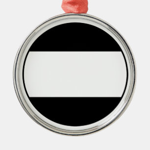 ORNAMENTO DE METAL 新 田 一 つ き 引