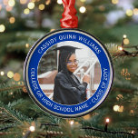 Ornamento De Metal 1 Graduação de Fotografias Legant Modern Royal Whi<br><div class="desc">Parabéns ao formando! Comemorar o dia da graduação com um Enfeites de natal azul real e branco, de alta qualidade, de metal. A imagem e todo o texto neste modelo são simples de personalizar. (DICA DE IMAGEM: Qualquer maneira fácil de posicionar uma foto exatamente como você deseja é recortá-la antes...</div>