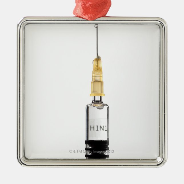 Ornamento De Metal ainda vida, fundo branco (Frente)