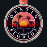 Ornamento De Metal Árvore de Palma do Sunset Retro da Flórida Destin<br><div class="desc">Estas, personalizadas, Destruidoras na Flórida Retro 60s Palm tree Souvenirs. Destruir a Flórida, retro souvenirs de praia. viagem para amantes de verão. este design de época retrô é uma ideia de feriado, aniversário e presente de férias de verão. - Você pode personalizar o modelo, adicionando um nome de sua cidade...</div>