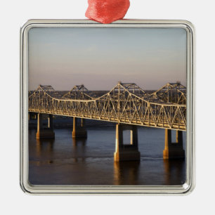 Ornamento De Metal As Pontes Natchez-Vidalia que cruzam o
