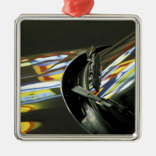 Ornamento De Metal Ásia, Malásia, Melaka. Reflexões neon no carro