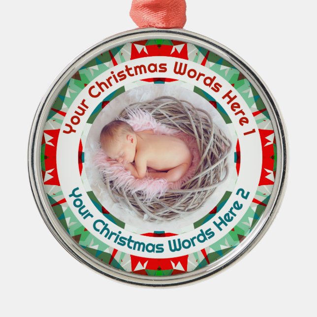 Ornamento De Metal Baby’s First Christmas Red Green Family Photo Gift (Frente)
