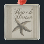 Ornamento De Metal Beach House Starfish Seashore<br><div class="desc">Este presente de peixe-estrela da casa de praia é um presente de praia calmo. A imagem tem um fundo arenoso bronzeado, com um padrão que se parece com canvas. Isto é perfeito para a casa de praia, e te deixa no clima para o verão. A decoração da casa de praia...</div>