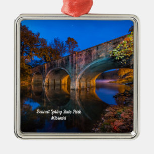 Ornamento De Metal Bennett Primavera Bridge Twilight Premium Ornament