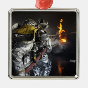 Ornamento De Metal Bombeiros extinguem incêndio num treino ou