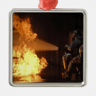 Ornamento De Metal Bombeiros extinguem uma pilha simulada