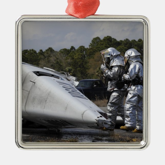 Ornamento De Metal Bombeiros respondem à cena (Frente)