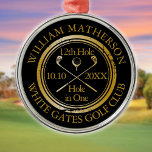 Ornamento De Metal Buraco de Golfe em Um Dourado e Negro<br><div class="desc">Personalize o nome,  o número do buraco de localização e a data para criar uma vitória de golfe excelente para celebrar esse buraco fantástico em um só. Projetado por Thisnotme©</div>