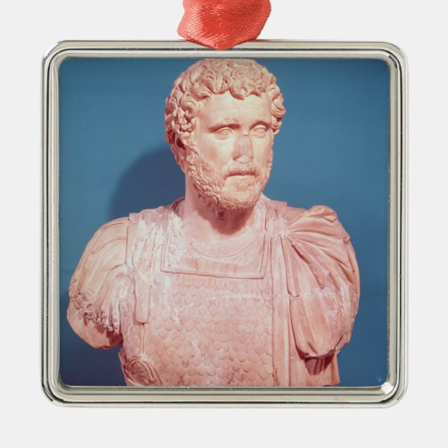 Ornamento De Metal Busto do imperador Antoninus Pius (Frente)