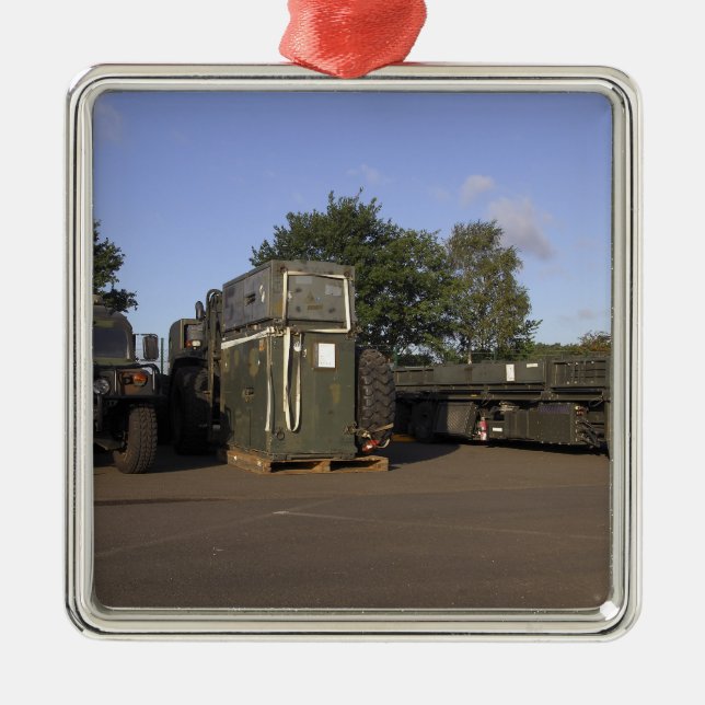 Ornamento De Metal Carga em preparação (Frente)