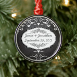 Ornamento De Metal Casamentos com Tipografia de Quadro Negro<br><div class="desc">Convites de Casamento Quadro-Negro Vintage Moderno Sr. e Sra.  Casamentos doces e atrevidos em quadro-negro</div>