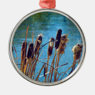 Ornamento De Metal Cattails na lagoa