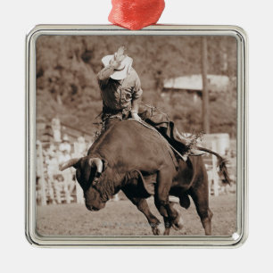Ornamento De Metal Cavaleiro aproximadamente a cair o touro bucking