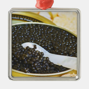 Ornamento De Metal Caviar preto e uma colher de mãe de pérola para