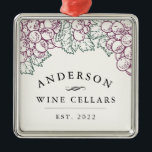 Ornamento De Metal Celular de Vinho Doméstico Personalizado<br><div class="desc">Ofereça o amante do vinho em sua vida com este Enfeites de natal personalizado de adega apresentando um porto de uva e folhas de uva em um estilo rústico de vintage gravado. Personalize com seu nome familiar, "adegas" e ano estabelecido. Um presente único e ponderado para recém-casados, novos proprietários e...</div>