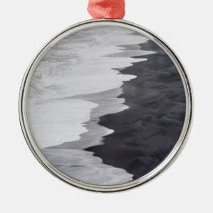 Ornamento De Metal Cenário de praia em preto e branco