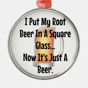 Ornamento De Metal Cerveja Raiz em um Vidro Quadrado... Agora é apen