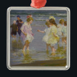 Ornamento De Metal Children Wading on the Beach (por E.H. Potthast)<br><div class="desc">Este design apresenta uma pintura do pintor impressionista americano Edward Henry Potthast (1857-1927). Ele retrata um grupo de crianças vagando na água à medida que as ondas subem contra seus pés numa praia localizada na costa leste dos Estados Unidos da América. A cena pode ser Brighton Beach em Nova Iorque,...</div>