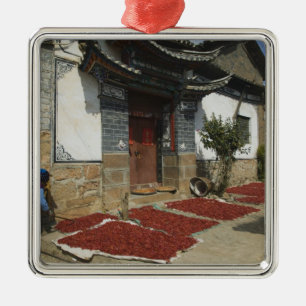 Ornamento De Metal CHINA, Província de Yunnan, Tianshengying. Secagem