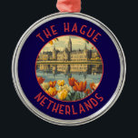 Ornamento De Metal Circular Retrovisitado de Haia Países Baixos<br><div class="desc">O viagem de vetor retrovetor de Haia. Haia é uma cidade na costa do Mar do Norte,  na parte ocidental dos Países Baixos.</div>
