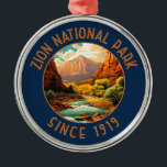 Ornamento De Metal Círculo Retrovisso do Parque Nacional do Zion<br><div class="desc">Zion vetor trabalho de arte design. O parque é uma zona natural de Utah a sudoeste,  que se distingue pelos penhascos vermelhos íngremes de Zion Canyon.</div>