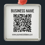Ornamento De Metal Código QR personalizável e nome comercial<br><div class="desc">Introduza o URL do Web site para criar instantaneamente um novo código QR verificável.</div>