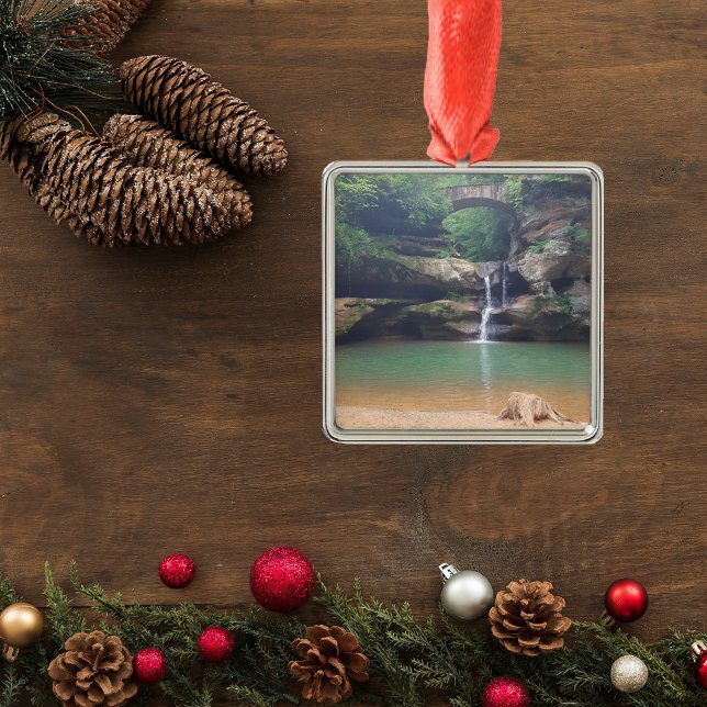 Ornamento De Metal Colinas de choque nas cataratas do Velho Homem (Criador carregado)