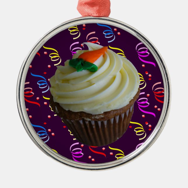 Ornamento De Metal Cupcake de Tremor de Cenoura com Confetti (Frente)
