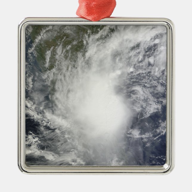 Ornamento De Metal Cyclone Jal (Frente)