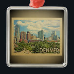 Ornamento De Metal Denver Colorado Viagens vintage Ornament<br><div class="desc">Um ornamento Denver do estilo Vintage legal com uma cena de linha do horizonte de centro divertido.</div>