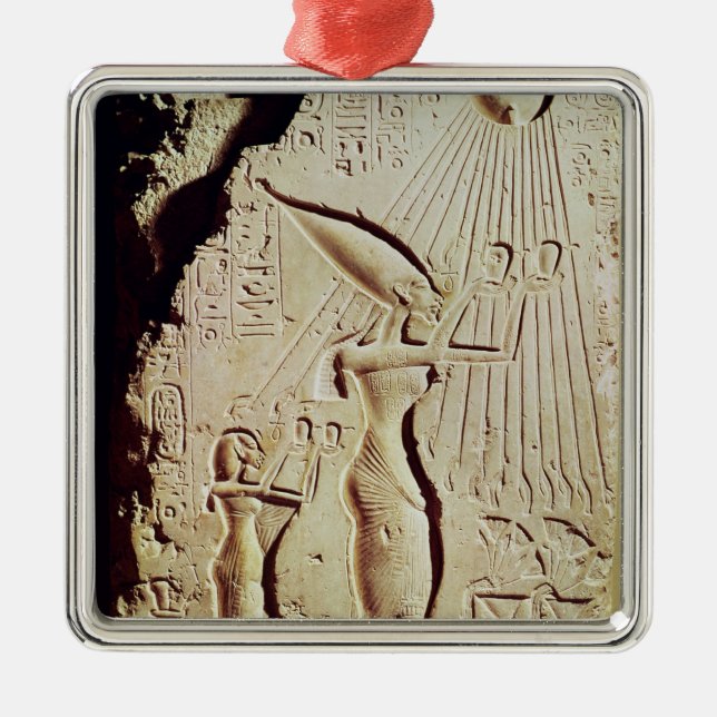 Ornamento De Metal Descrevendo Amenophis IV, Nefertiti e filha (Frente)