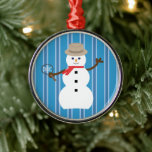 Ornamento De Metal Detetive Blue Snowman, divertido e Rico<br><div class="desc">Diversão e Design de Rico com ícones divertidos sobre um fundo de listras para um efeito formal e na moda para melhorar sua decoração e adicionar um toque festivo. Um design mais tradicional. Para festas, decoração, diversão ou apenas diversão. presentes de excelente para todas as idades. Uma variedade de produtos...</div>