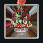 Ornamento De Metal Dia de os namorados Art<br><div class="desc">Impressão de Arte dia de os namorados Apresentando o "Impressão de Arte Dia de os namorados", uma bela peça que captura a essência do amor e afeto, perfeita para celebrar o romance e a positividade. A inspiradora mensagem "Namorados do dia a dia que seja" faz dela um presente ou decoração...</div>