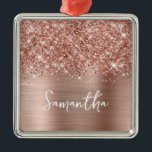 Ornamento De Metal Dourado Rosa Espelhado Glam Nome<br><div class="desc">Personalize o estilo moderno de letra manuscrita para criar seu próprio enfeite de Natal quadrado premium.</div>