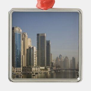 Ornamento De Metal EAU, Dubai. Torres Marina com barcos em âncora.